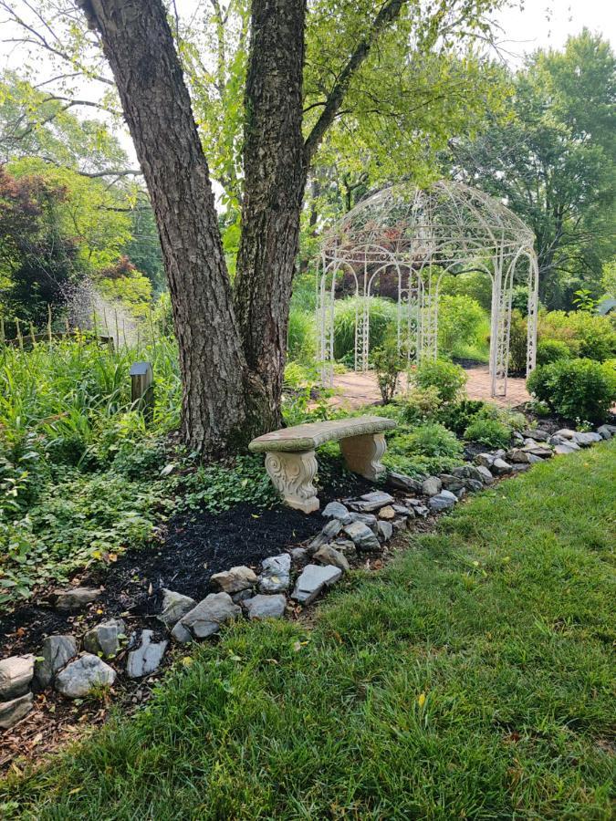 Bed and Breakfast Winridge Manor Madison Heights Экстерьер фото