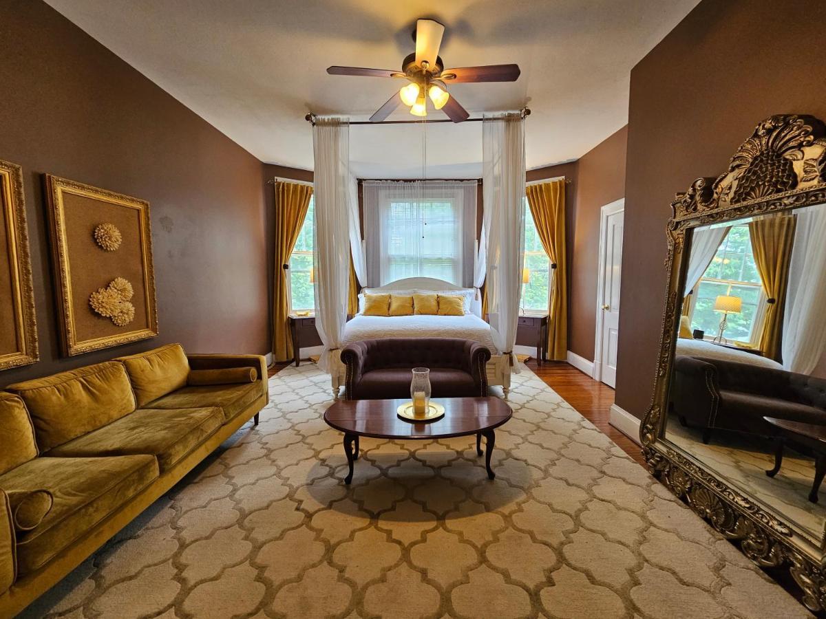 Bed and Breakfast Winridge Manor Madison Heights Экстерьер фото